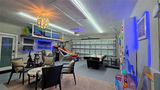 1465 NE 53rd St, Fort Lauderdale, FL 33334