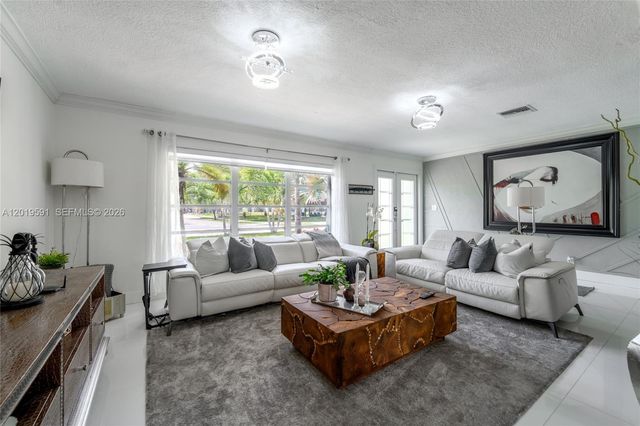 1465 NE 53rd St, Fort Lauderdale, FL 33334