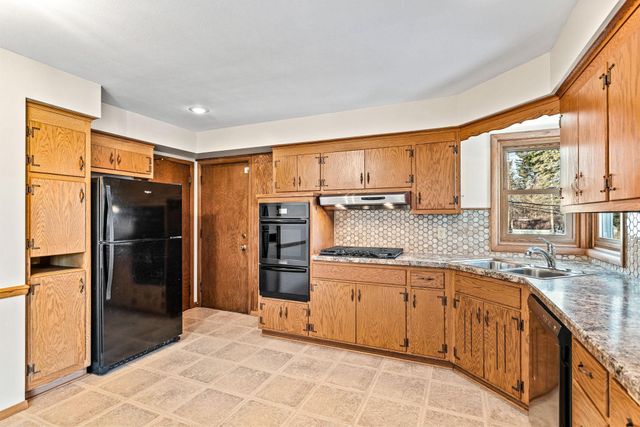 2310 Jones Place W, Bloomington, MN 55431