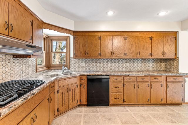 2310 Jones Place W, Bloomington, MN 55431