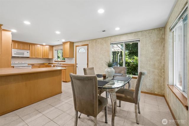 8016 Pacific Highway S, Federal Way, WA 98003