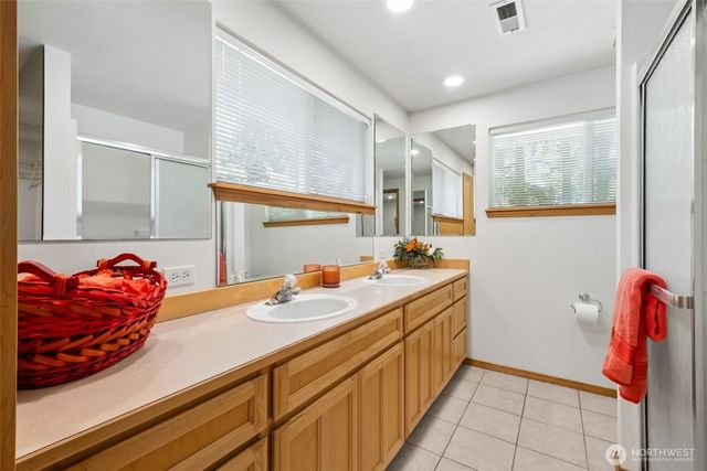 8016 Pacific Highway S, Federal Way, WA 98003