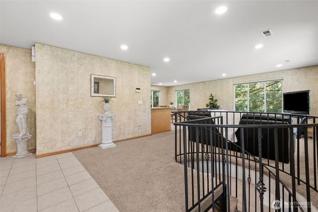 8016 Pacific Highway S, Federal Way, WA 98003