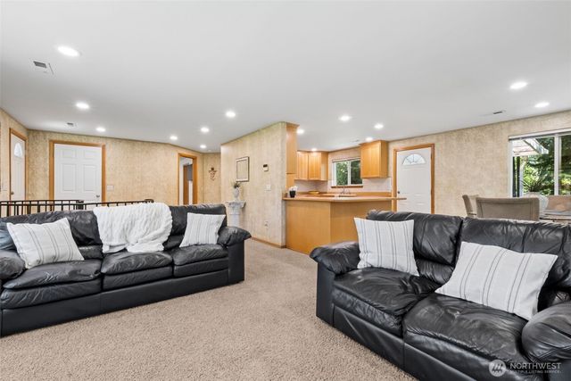 8016 Pacific Highway S, Federal Way, WA 98003