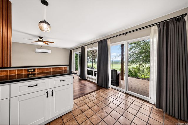 776 Grandview Circle, Bandera, TX 78003