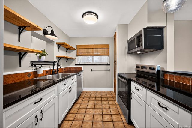 776 Grandview Circle, Bandera, TX 78003