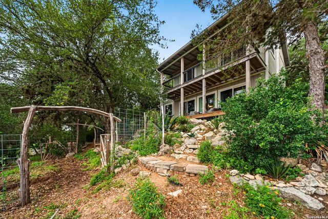 776 Grandview Circle, Bandera, TX 78003