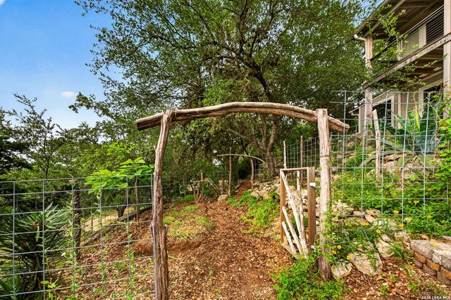 776 Grandview Circle, Bandera, TX 78003