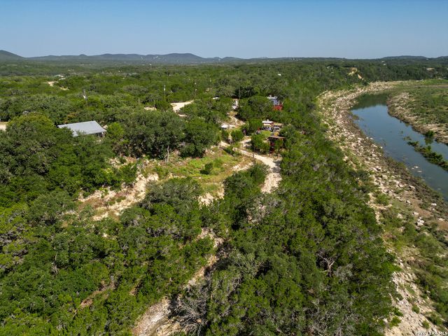 776 Grandview Circle, Bandera, TX 78003