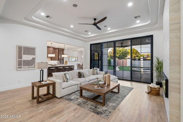 6829 N 14TH Street, Phoenix, AZ 85014