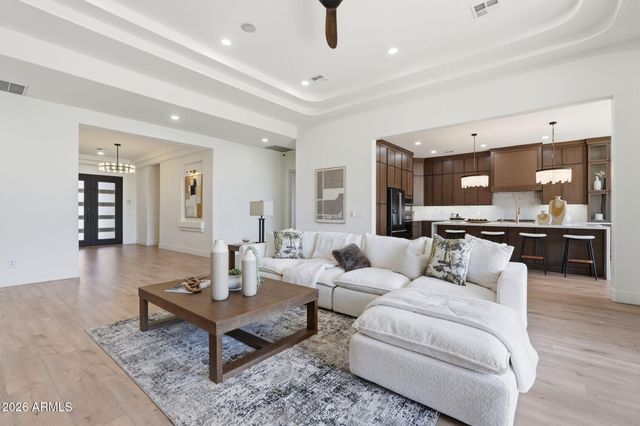 6829 N 14TH Street, Phoenix, AZ 85014