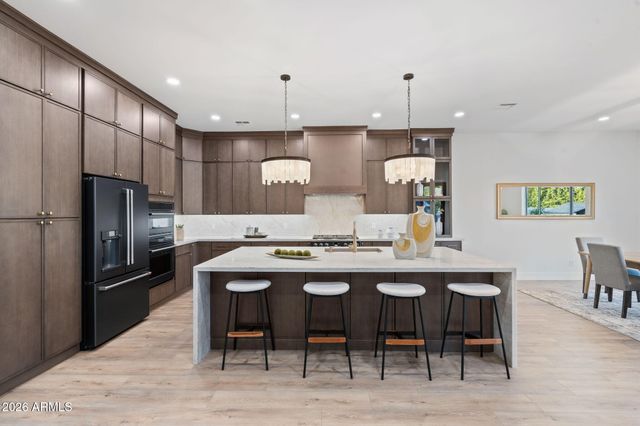 6829 N 14TH Street, Phoenix, AZ 85014