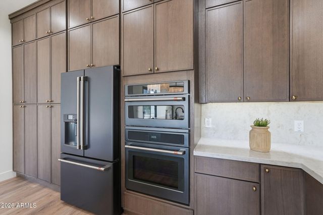 6829 N 14TH Street, Phoenix, AZ 85014
