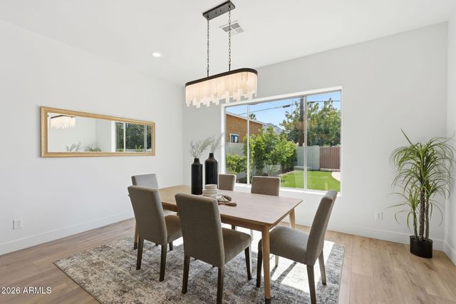 6829 N 14TH Street, Phoenix, AZ 85014