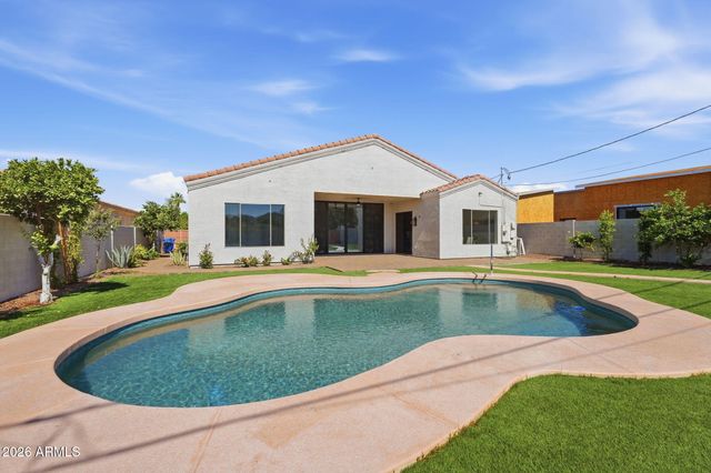 6829 N 14TH Street, Phoenix, AZ 85014