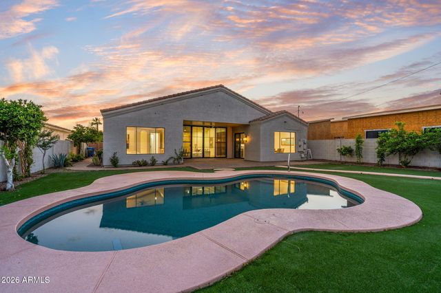 6829 N 14TH Street, Phoenix, AZ 85014