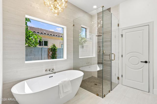 6829 N 14TH Street, Phoenix, AZ 85014