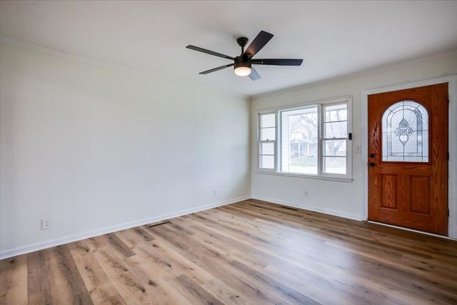 221 Western Ave, Haysville, KS 67060