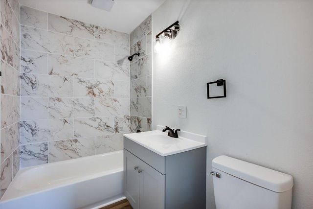 221 Western Ave, Haysville, KS 67060