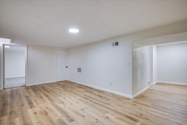 221 Western Ave, Haysville, KS 67060