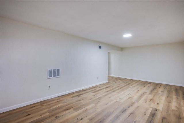 221 Western Ave, Haysville, KS 67060