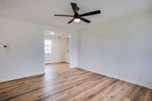 221 Western Ave, Haysville, KS 67060