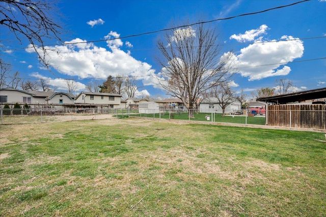 221 Western Ave, Haysville, KS 67060