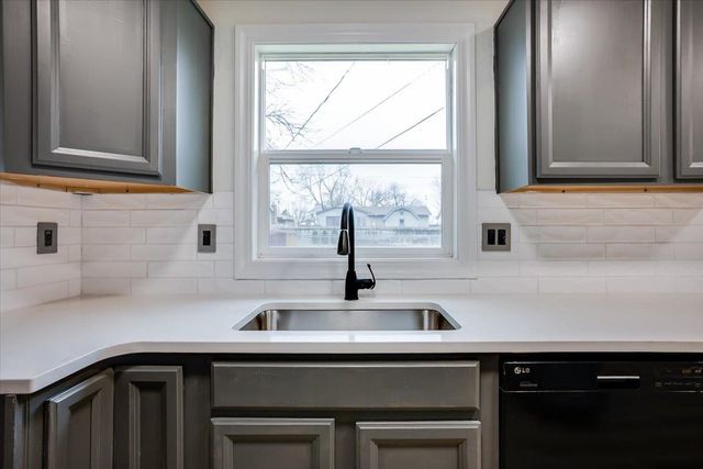 221 Western Ave, Haysville, KS 67060