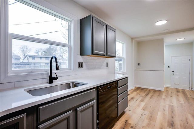 221 Western Ave, Haysville, KS 67060