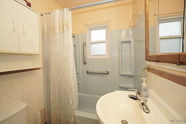 4449 Saunders Sett Road North, Cambria, NY 14094