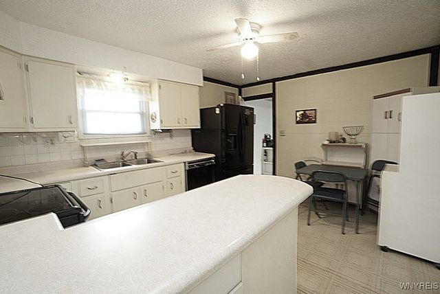 4449 Saunders Sett Road North, Cambria, NY 14094