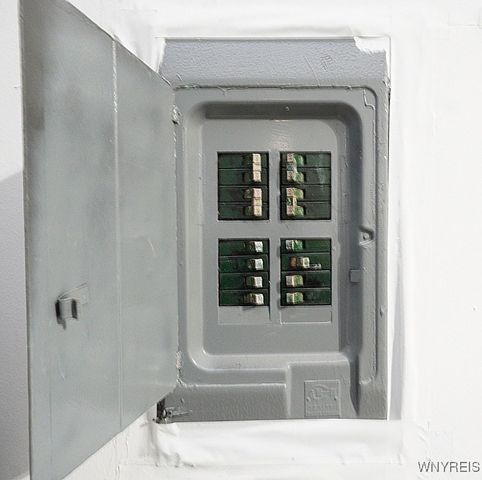 4449 Saunders Sett Road North, Cambria, NY 14094