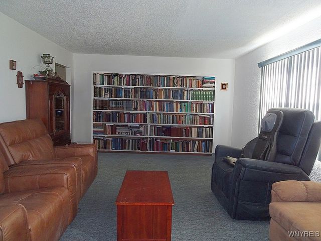 4449 Saunders Sett Road North, Cambria, NY 14094