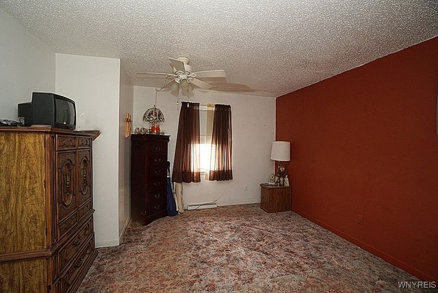 4449 Saunders Sett Road North, Cambria, NY 14094