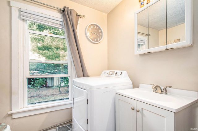 26427 Evans Drive, South Bend, IN 46628