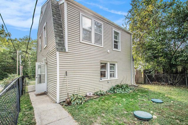 26427 Evans Drive, South Bend, IN 46628