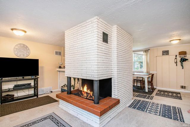 26427 Evans Drive, South Bend, IN 46628