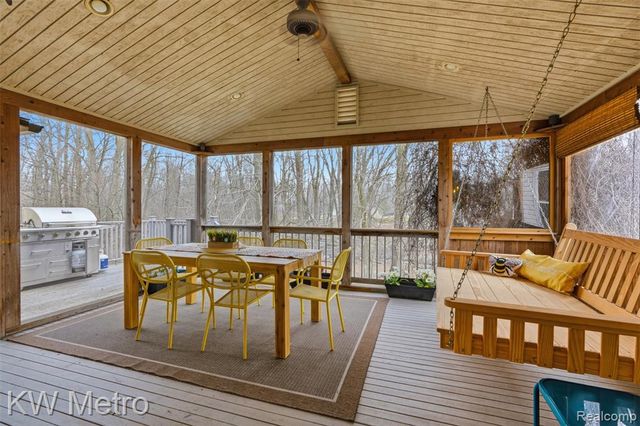 7598 Ring Neck Drive, Waterford, MI 48327