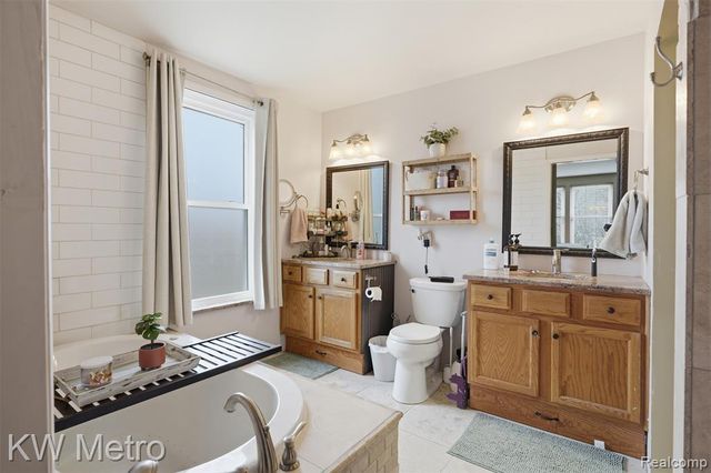 7598 Ring Neck Drive, Waterford, MI 48327