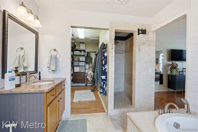 7598 Ring Neck Drive, Waterford, MI 48327