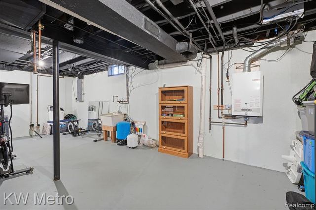 7598 Ring Neck Drive, Waterford, MI 48327