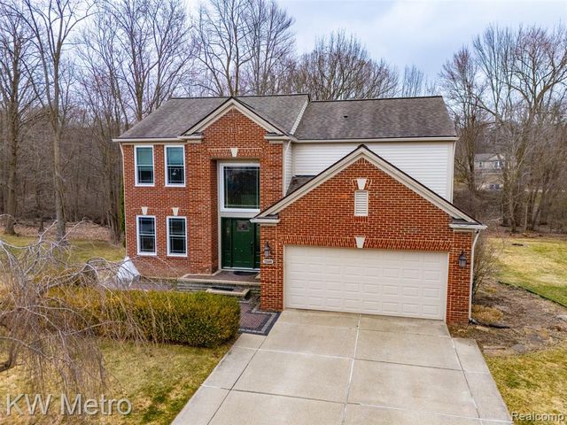 7598 Ring Neck Drive, Waterford, MI 48327