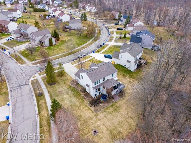 7598 Ring Neck Drive, Waterford, MI 48327