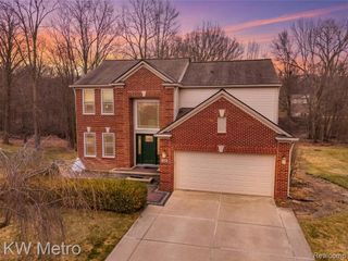 7598 Ring Neck Drive, Waterford, MI 48327