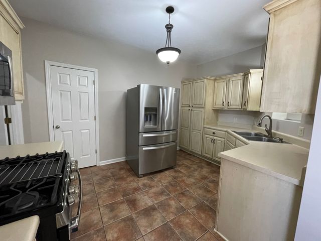 148 MICHELLE DR, Brighton, TN 38011