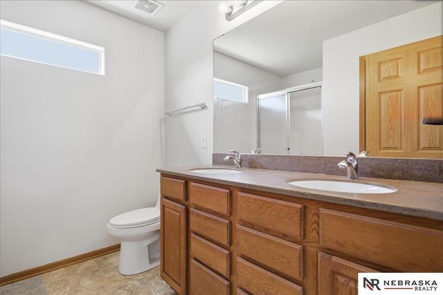 6618 N 148th Street, Omaha, NE 68116