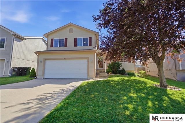 6618 N 148th Street, Omaha, NE 68116