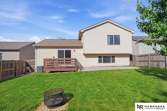 6618 N 148th Street, Omaha, NE 68116