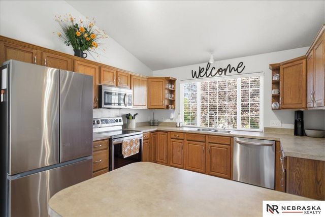6618 N 148th Street, Omaha, NE 68116