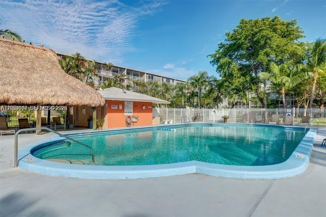 4800 Hillcrest Ln 511, Hollywood, FL 33021